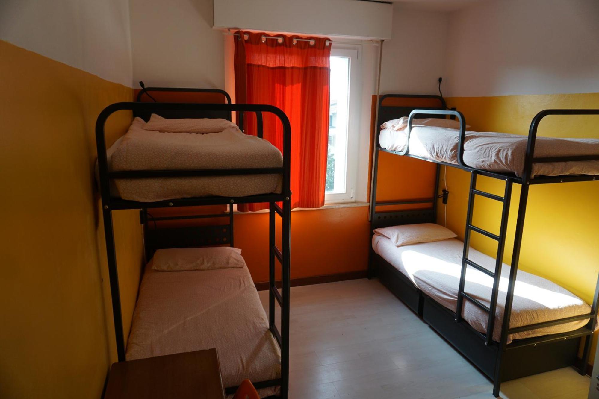 Sunflower City Student Hostel & Bar Rimini Ngoại thất bức ảnh