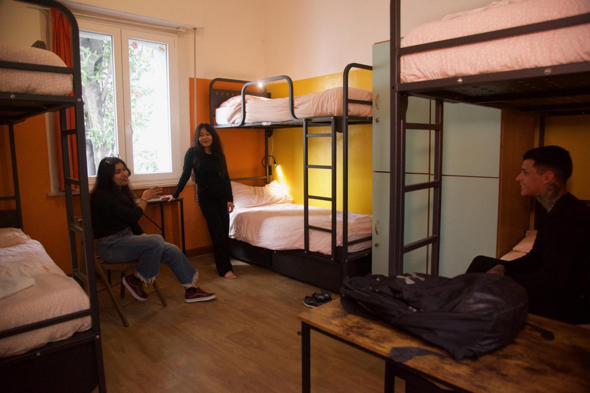 Sunflower City Student Hostel & Bar Rimini Ngoại thất bức ảnh