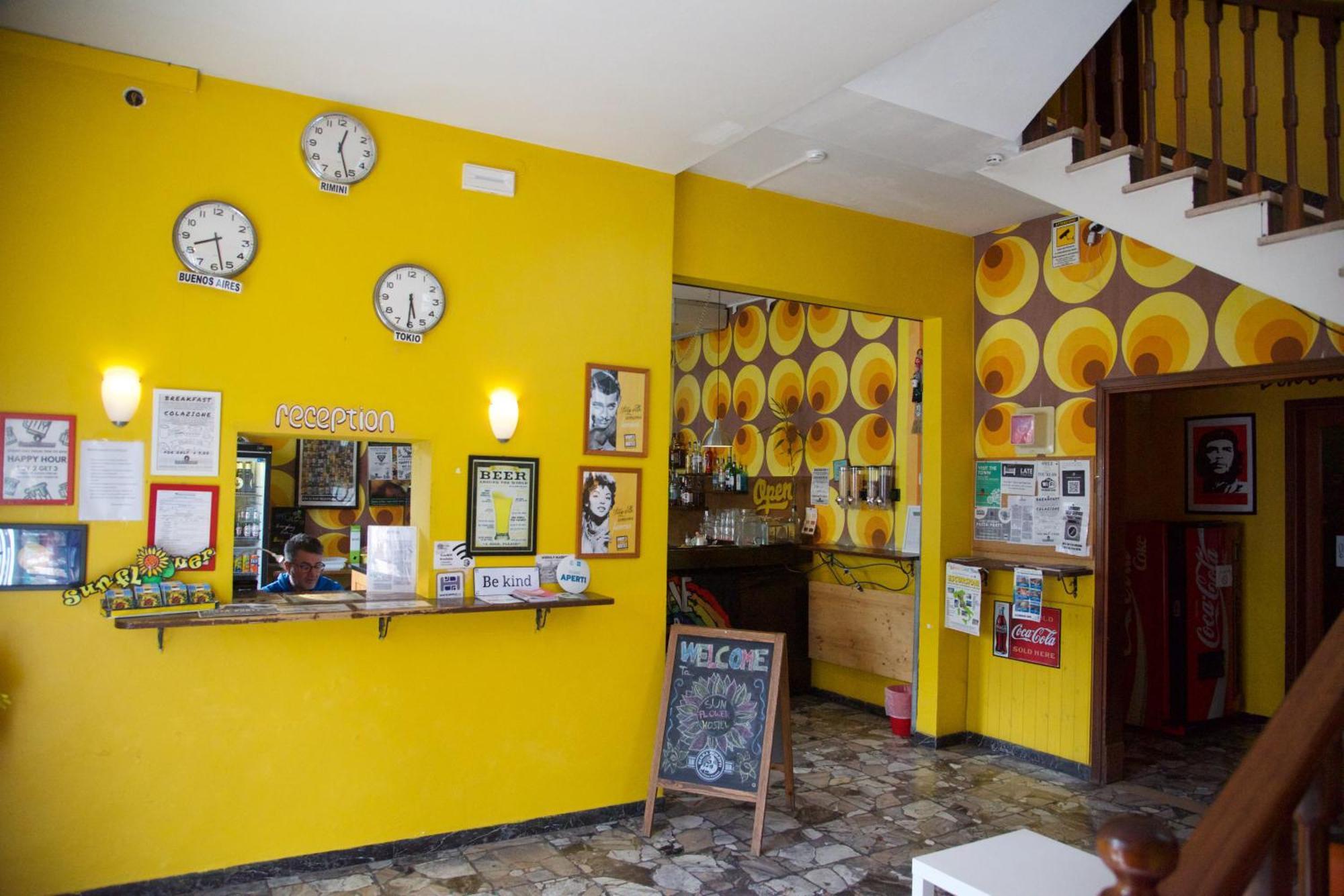 Sunflower City Student Hostel & Bar Rimini Ngoại thất bức ảnh