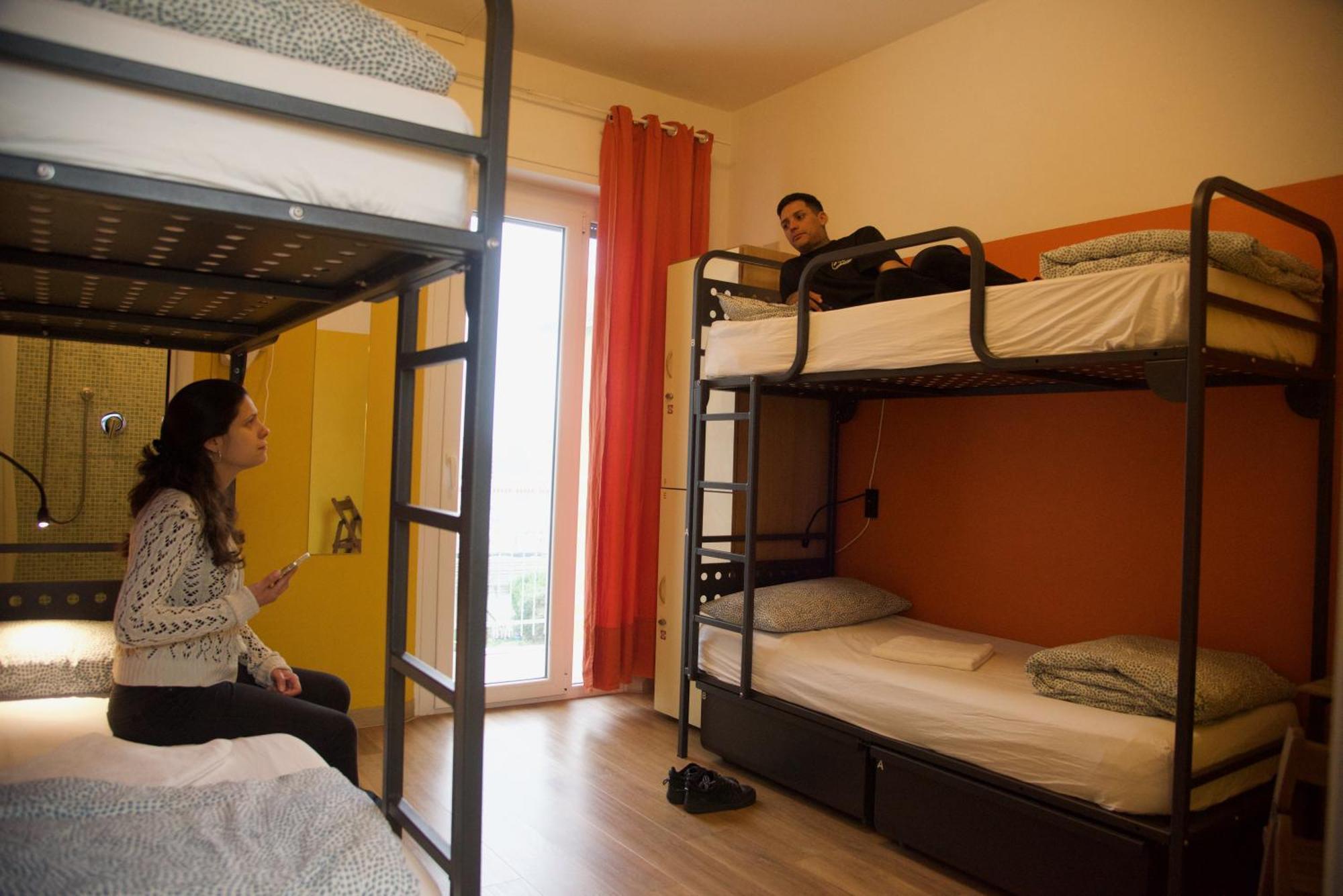 Sunflower City Student Hostel & Bar Rimini Ngoại thất bức ảnh