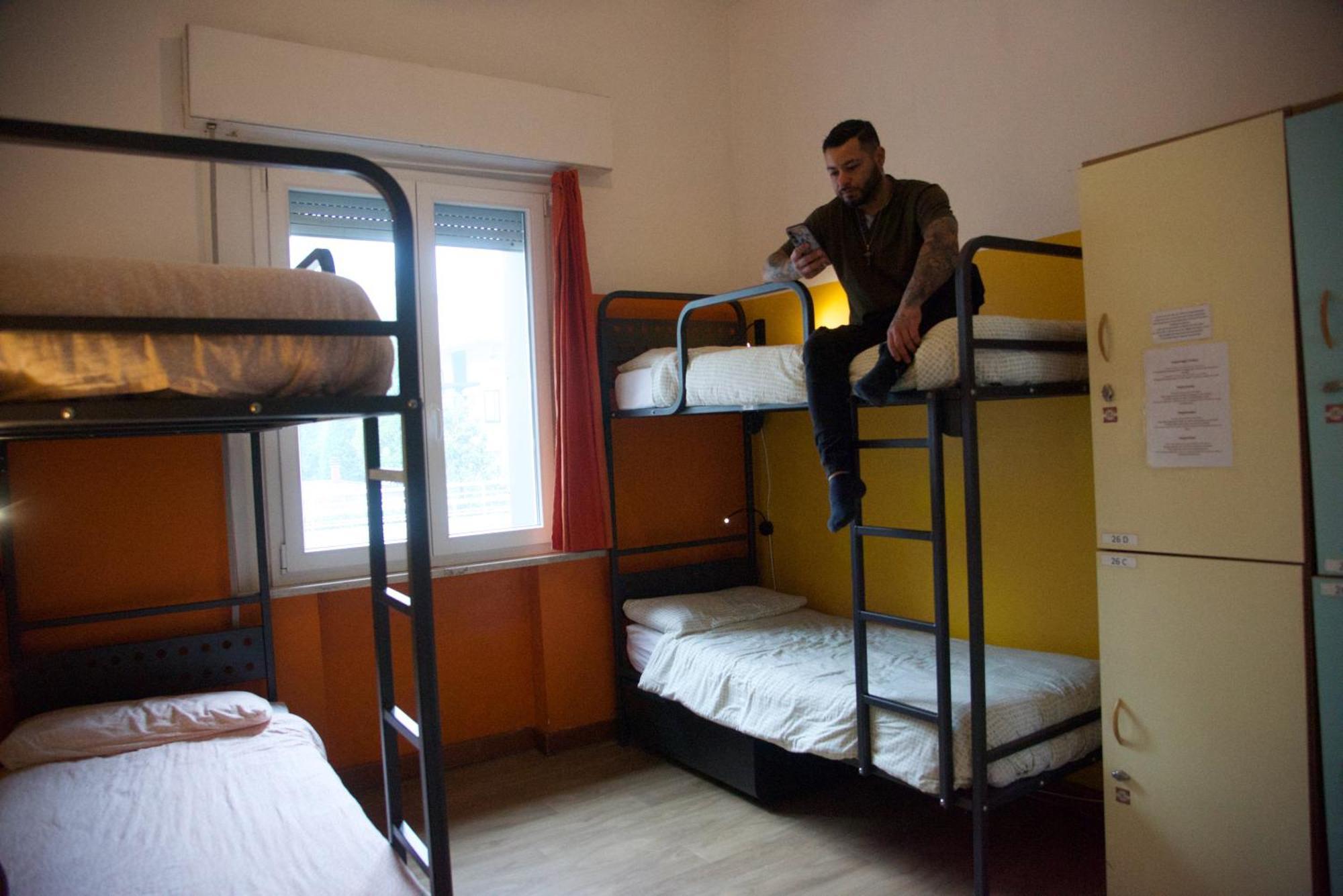 Sunflower City Student Hostel & Bar Rimini Ngoại thất bức ảnh