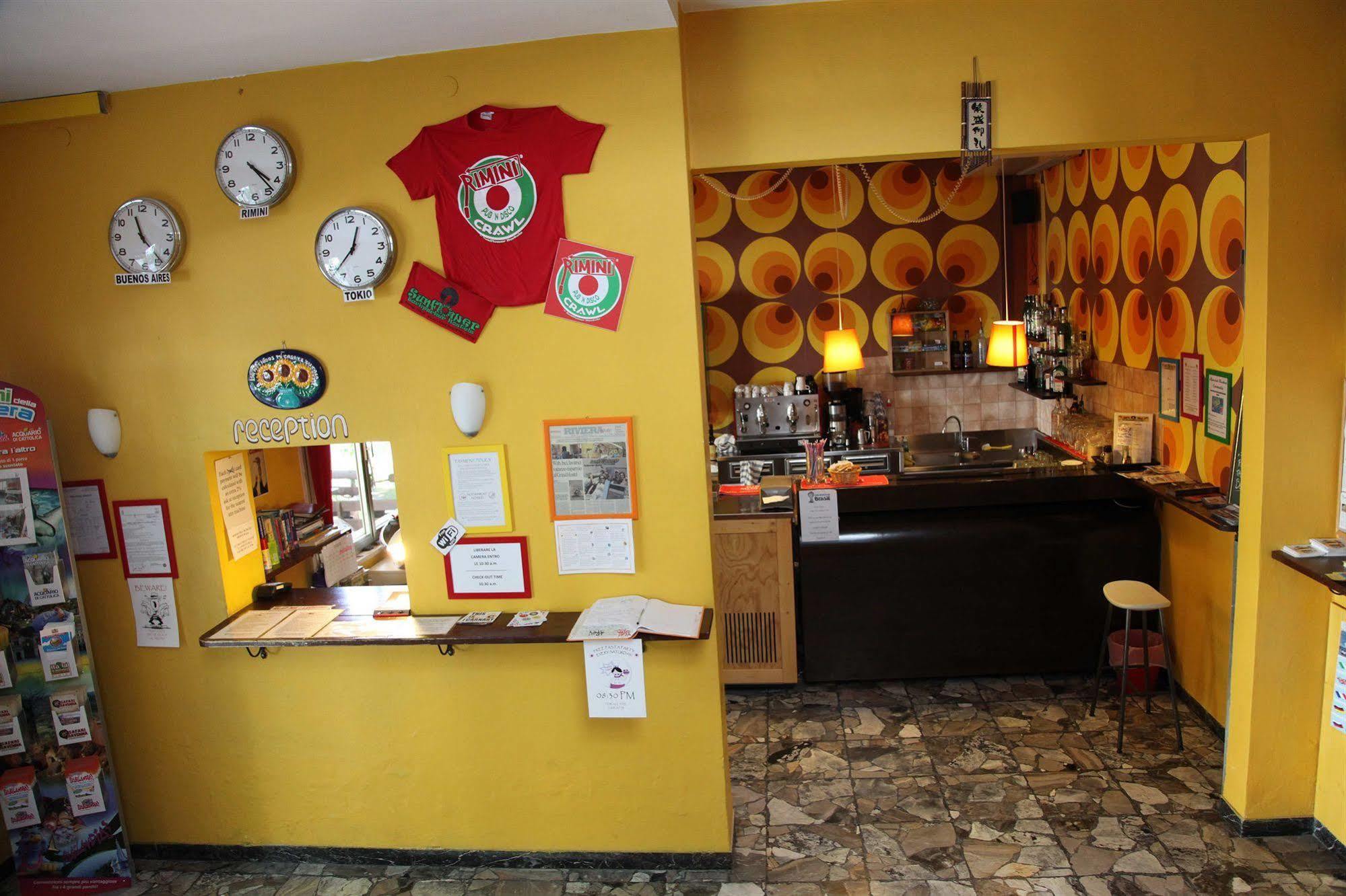Sunflower City Student Hostel & Bar Rimini Ngoại thất bức ảnh