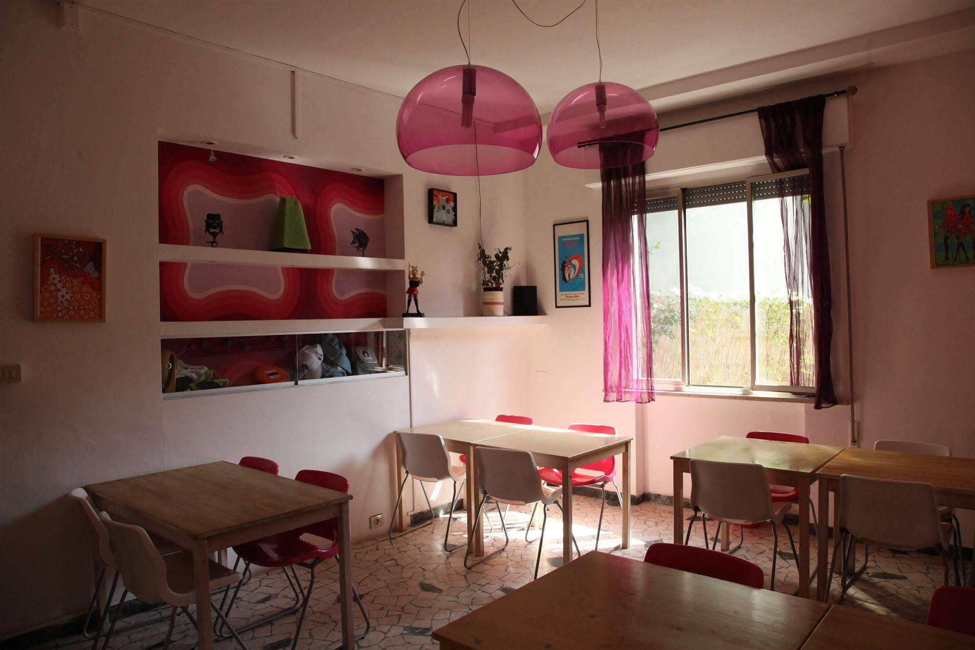 Sunflower City Student Hostel & Bar Rimini Ngoại thất bức ảnh